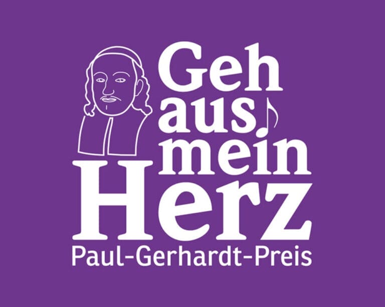 Weißes Schriftlogo auf lilafarbenem Grund