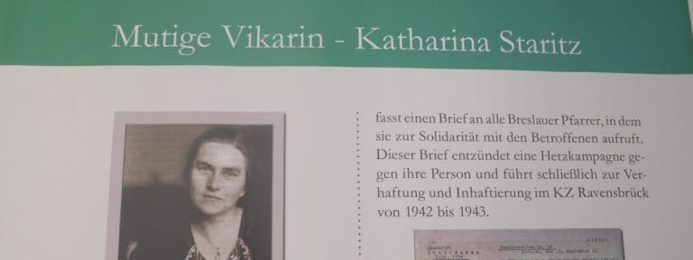 Teil eines Plakates mit einem Frauenkopf